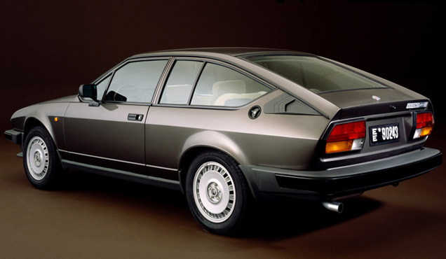 photo © Alfa Romeo Alfa Romeo GTV 6