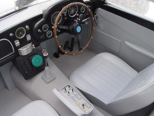 Special 007 interieur